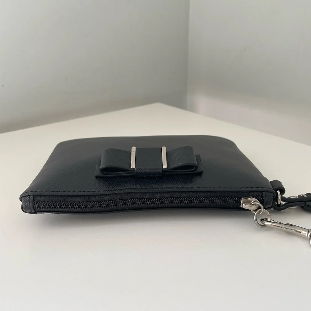 Coach Bow wristlet | Black Leather